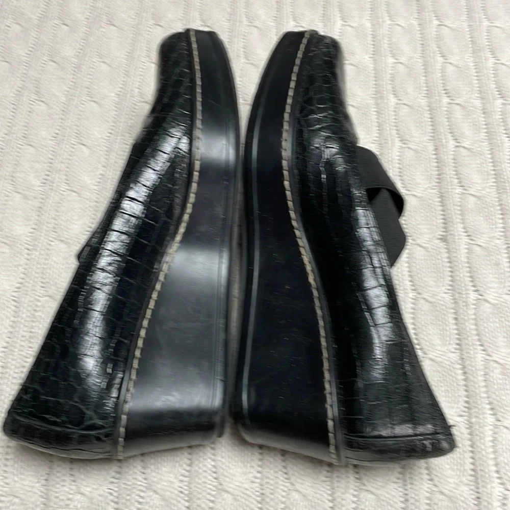 Women’s 8M Donald Pliner Pela Mary Jane Wedge Pump Heels Black Croc Print xcross